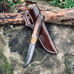 couteau de chasse d'artisan / bois de cerf, loupe d'acacia, acier carbone 80crv2