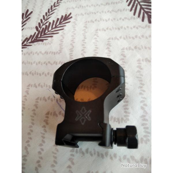 Vend 4 colliers montage lunette de tir diamtre 30. pour rail de 21 .1  x hauteur 19mm et 1 x 12 mm