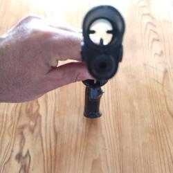 Pistolet Manu arm