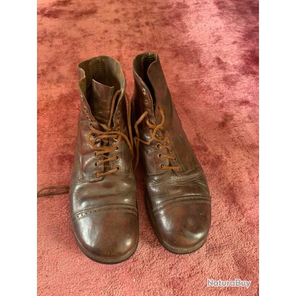Superbe paire de brodequins Amricains Schoes  Service du type 1 . Trouve elle aussi dans la malle