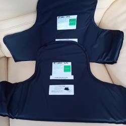 Enchère lot de 2 plaques balistiques 3a contre les armes de poings et les lames  59X38 cm