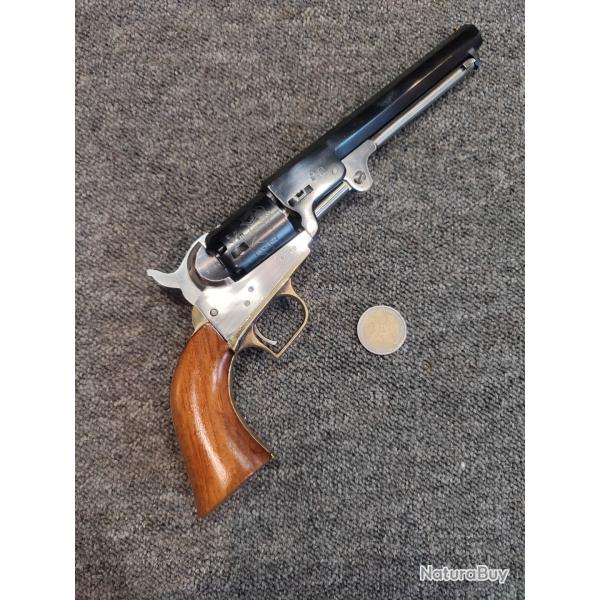 Petit rvolver Colt 1849 pocket en calibre 31 poudre noire rplique italienne de 1970