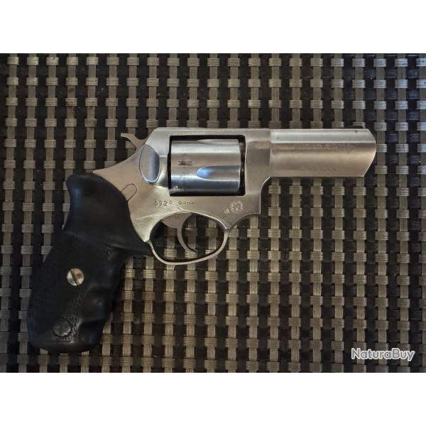Vends revolver ruger sp101 en 38special avec son holster. Trs bon tat.
