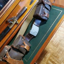 Ceinture russe maron  avec ses deux cartouchieres. Idéal mosin nageant ou TT-33