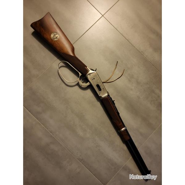 MAGNIFIQUE WINCHESTER 94 COMMEMORATIVE JOHN WAYNE 32-40