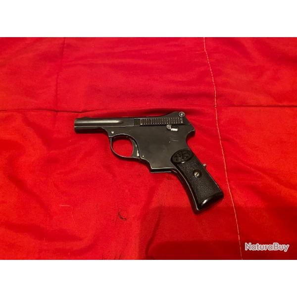 PISTOLET  Erika  calibre 4,25mm  liliput  en categorie D.