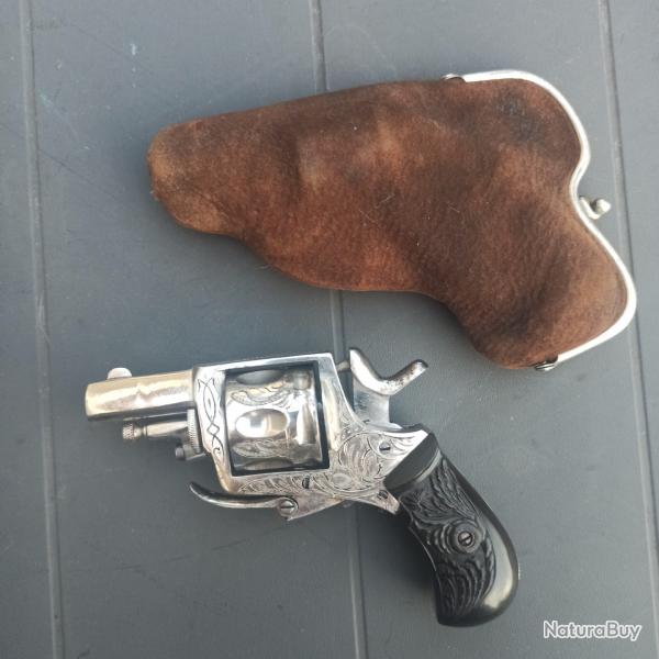 Superbe rvolver de la Manufacture de Saint-Etienne avec son tui gousset, cal.320 - 1 prix dpart