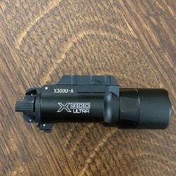 Lampe X300 Airsoft pour Glock 17 NEUF