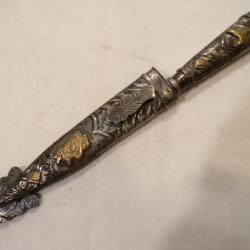 Très beau couteau de gaucho Argentin en métal argenté