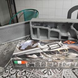 Belle bo&icirc;te pour Remington 1858 cal 44