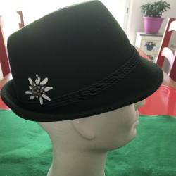 CHAPEAU TYROLIEN TAILLE 56 ETAT NEUF