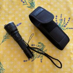 Lampe torche Klarus xt12gt
