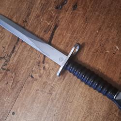 Baïonnette SIG 57, Waffenfabrik Bern, numérotée 'V 312319' par Victorinox, fourreau sans PG