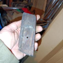 Une plaquette de mitrailleur