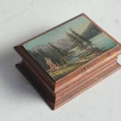 Boîte à timbres bois peint Paysage lacustre Montagne Suisse