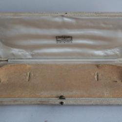 Ancien écrin pour bijoux collier Arthur & Co London