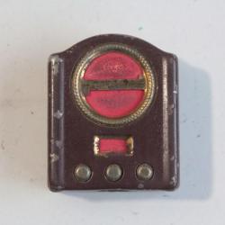 Ancien Taille crayon Radio