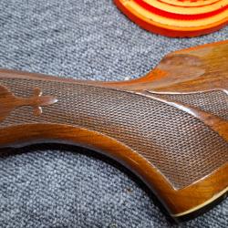 REMINGTON 1100 - Cal12 - Pièce  - Crosse