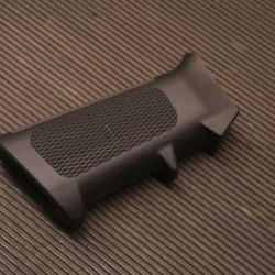 Poignée pistolet M16 / AR15 / M4 modifiée lire l'annonce REF @