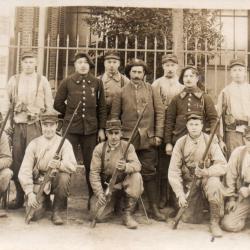 CPA - Carte Photo Militaire Groupe Soldats N&deg;4254