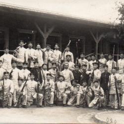 CPA - Carte Photo Militaire Groupe Soldats N&deg;4255