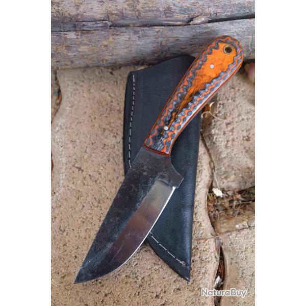 Couteau Skinner de Chasse Bushcraft Lame Acier Carbone 1075 Manche Black/Red Etui Cuir F Artisanale