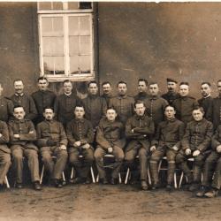 CPA - Carte Photo Militaire Groupe Soldats N&deg;4257