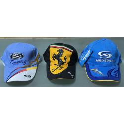 3 CASQUETTES