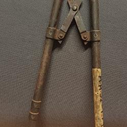 Ancien bipied pour mitrailleuse militaire française AA 52