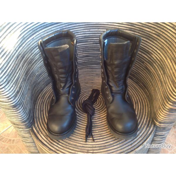 Rangers arme franaise modle "hiver" en taille 40.