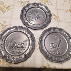 3 assiettes en Etain motif chasse