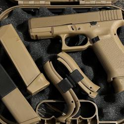 Glock 19x gen 5, état proche du neuf dans sa boîte d'origine