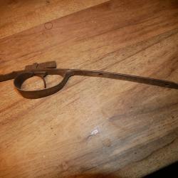 Pontet en acier de fusil &agrave; percussion (une d&eacute;tente cass&eacute;e)