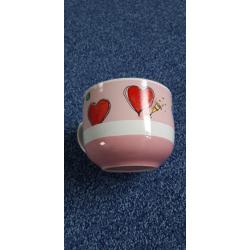 Mug rose avec coeur autour