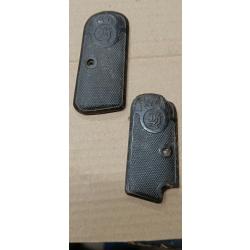 plaquettes pistolet HUSQVARNA M/07 - 1907  (2150)