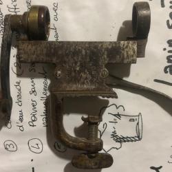 Sertisseur de marque MD pour calibre 16 en bon état