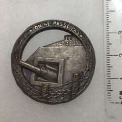 FRANCE 40 - INSIGNE ATTRIBUT BÉRET TROUPES DE FORTERESSE LIGNE MAGINOT argenté