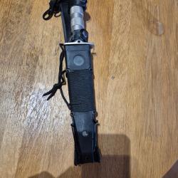 Couteaux poignard de survie