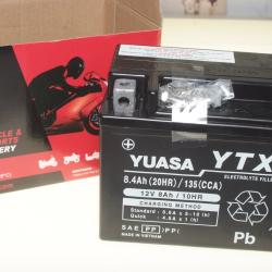 Batterie neuve YUASA 12 V 8 AH