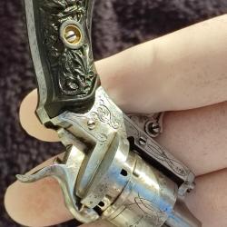 Revolver à Broche de type Lefaucheux, calibre 5 mm. HENKET N.J. armurier.