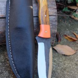 Couteau Skinner de Chasse Bushcraft Lame Acier Carbone 1075 Manche Résine Etui Cuir Fabr Artisan 02