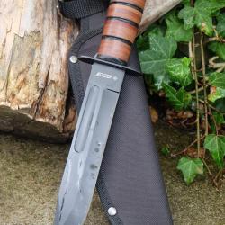 Couteau Tactical Marines Combat Fighting Lame Acier 3Cr13 Black Manche Cuir Etui Nylon Style Ka-barA