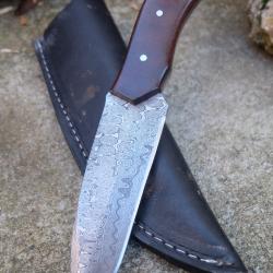 Couteau Karambit Lame Acier Damas 256 Couches Manche Bois de Rose Etui Simili Cuir Fabr Artisanale