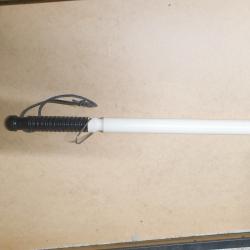 B&acirc;ton blanc de circulation obsol&egrave;te, objet r&eacute;tro (269.M)