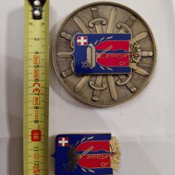 Lot de 02 insignes du 58 RGT D ARTILLERIE DOUAI