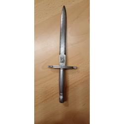 Dague en acier, pommeau et quillon à décor de lignes incisées, blason RHIN ET DANUBE sur la lame