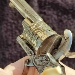 Revolver à Broche de type Lefaucheux, calibre 5 mm, armurier non connu.