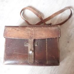 1913/52 Trousse de secours, infirmier suisse avec pansements, matériel médical, ...