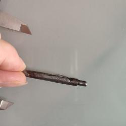 axe central pour revolver de type Lefaucheux