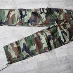 Pantalon camouflé. Uniforme français